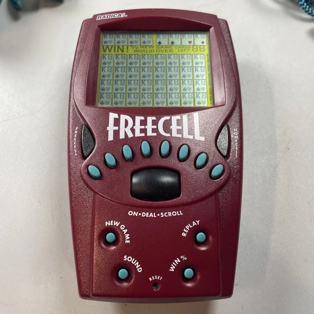 Radica Freecell Solitaire Handheld Electronic Game 1999 Red